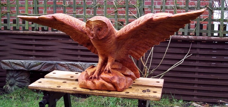 owl chainsaw sculpture