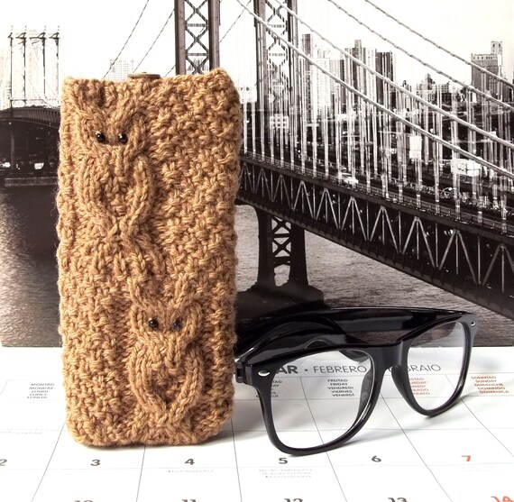 Brown Owl Glass Case, Hand Knit Reading Glasses Case, Knitted Eyeglasses Case, Owl Eyeglasses Holder, Sunglasses Case with an Owl.