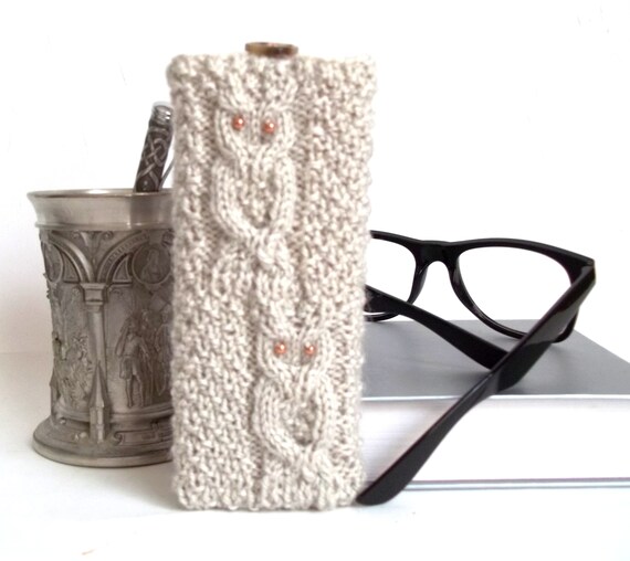 Light Gray Owl Hand Knit Reading Glasses Case