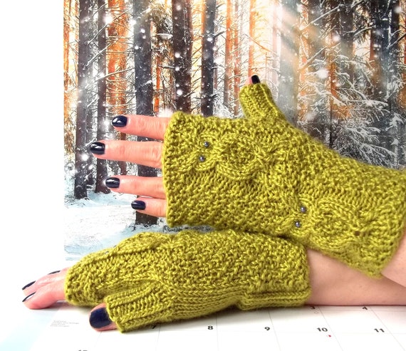 Grass Green Owl Gloves, Knit Fingerless Mittens, Knitted Fingerless Gloves, Knit Wrist Warmers, Hand Knit Gloves, Cute Owl Gift for Her.