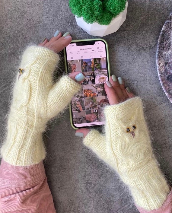 Fluffy Owl mittens knit gloves