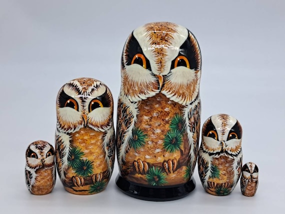 Nesting dolls Owls family Matryoshka Russian dolls