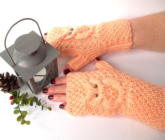 Peach Owl Gloves, Knit Fingerless Owl Mittens, Knitted Fingerless Gloves, Knit Wrist Warmers, Hand Knit Gloves, Cute Gift for Her