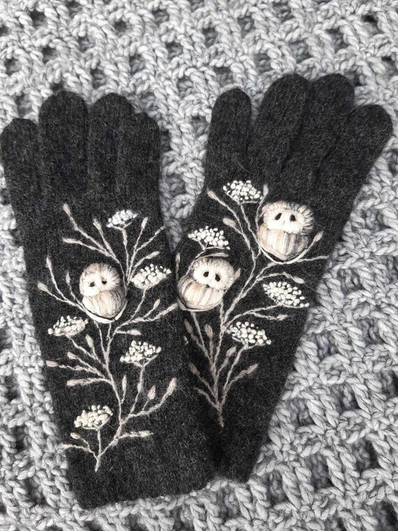 Knitted and felted winter gloves with embroidery owl,soft and casual Christmas gift,winter accessories.