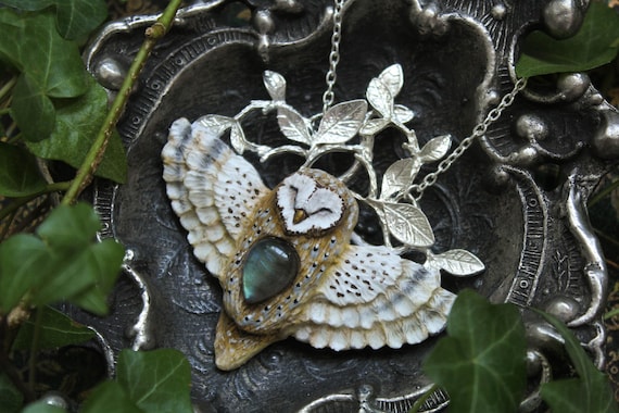 Barn Owl Necklace with Labradorite, Barn Owl Charm, Witch Mystic Owl Necklace, Owl Totem Necklace, Owl Spirit Pendant, Fantasy Owl Necklace