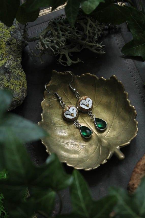 Barn Owl Earrings, Emerald Green Glass Drop Earrings, Woodland Jewelry, Owl Lover Gift, Whimsical Nature Earrings, Bird Jewelry