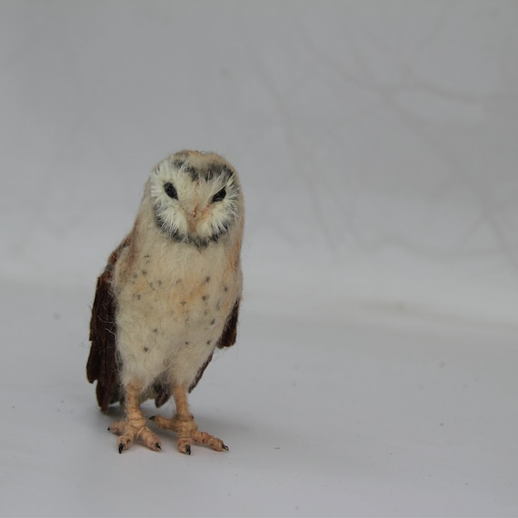 Needle Felted Owl . Needle felted tiny owl .Needle felt realistic owl. .Barn owl. Animal lover gift