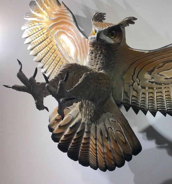 Great Horned Owl Woodcarving attack pose