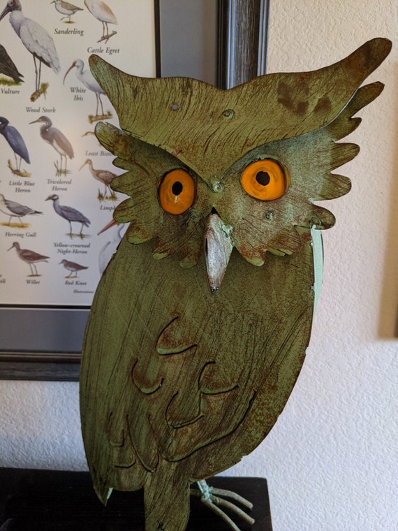 Owl Garden Decor, Metal Owl Statue, Outdoor Owl Decoration Yard Decor, Metal Owl Sculpture Home Decor Figurine in Green, Blue or White