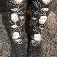 Embroidered casual merino wool socks with owls