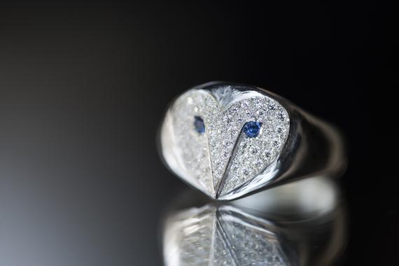 Owl Face Ring with diamonds and sapphire eyes
