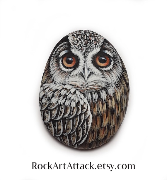 Eurasian eagle owl hand painted on small sea pebble! Finished with satin varnish protection, owl painted stone, bird art, stone painting art